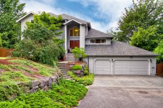 16823 149th St, Seattle, WA 98059-8826