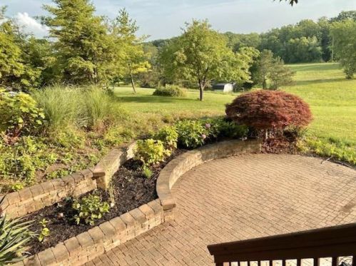 1930 Upper Vly Dr, West Jefferson OH  43162-9542 exterior
