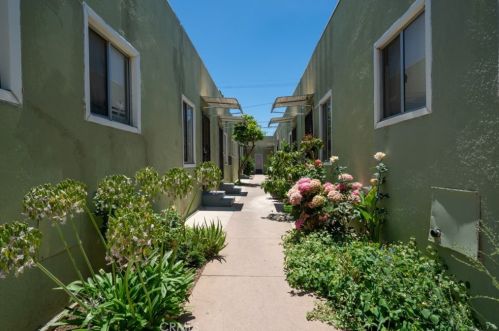 2652 15th St, Long Beach CA  90804-1438 exterior