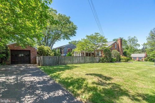 2901 Linden Ln, Falls Church VA  22042-2313 exterior