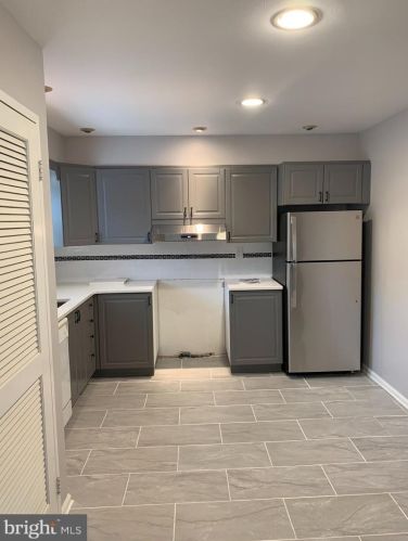 1019 Harbour Dr, Palmyra NJ  08065-1219 exterior