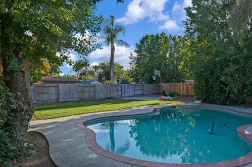 781 Bluff Dr, Los Banos CA  93635-5127 exterior