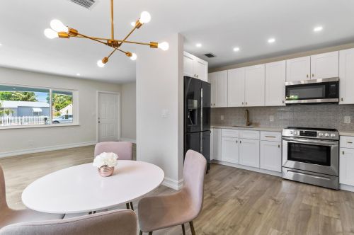 726 56th St, West Palm Beach FL  33407-2508 exterior