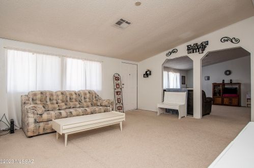 7205 Camino De Oeste, Tucson AZ  85742-9676 exterior