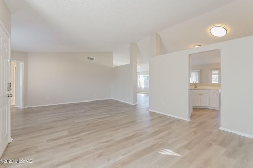 7790 Claremon Ave, Tucson AZ  85747-5116 exterior