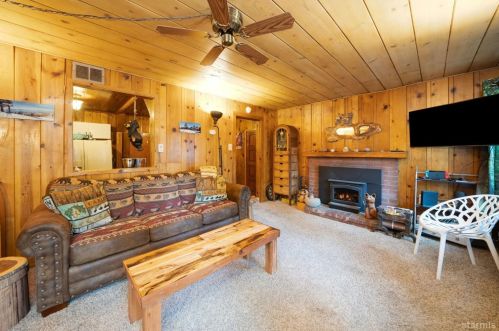 2601 Pinter Ave, South Lake Tahoe CA  96150-3015 exterior