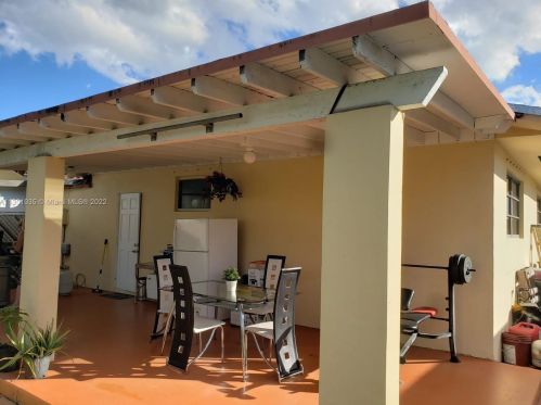 1323 38th Pl, Hialeah, FL 33012-4747