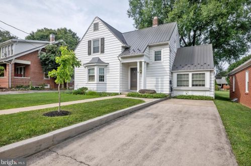 78 Maple Ave, Littlestown, PA 17340-1312