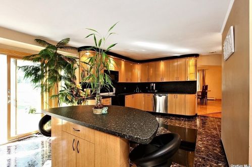 508 Wolf Hill Rd, Huntington Station NY  11746-5725 exterior