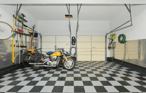 50 Pinehurst Dr, Mount Sinai NY  11766-3421 exterior