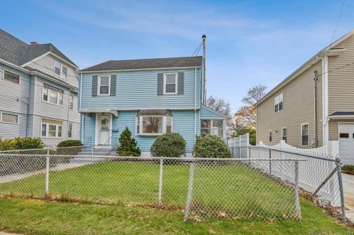 65 Charron St, Bridgeport, CT 06606-2341