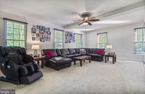 20 Hartlake Dr, Fredericksburg VA  22406-4635 exterior