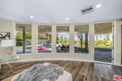 22733 De Kalb Dr, Calabasas CA  91302-4805 exterior