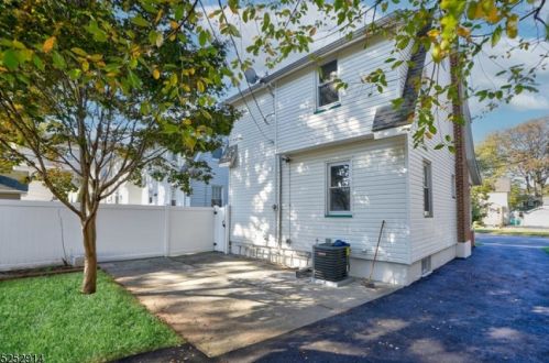 108 Ampere Pkwy, East Orange NJ  07017-5429 exterior