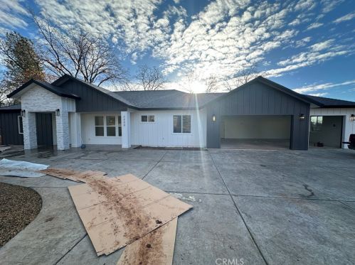 5800 Royal Ct, Paradise, CA 95969-5764