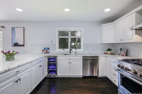 10 Reynal Xing, Scarsdale NY  10583-7414 exterior