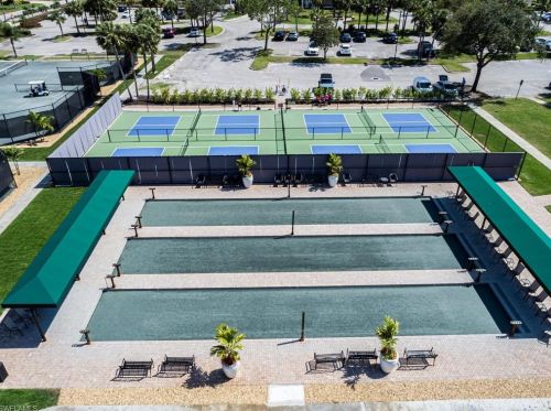 9001 Las Maderas Dr, Bonita Springs FL  34135-2821 exterior