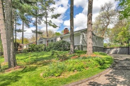 102 Joyce Dr, Canonsburg, PA 15317-3218