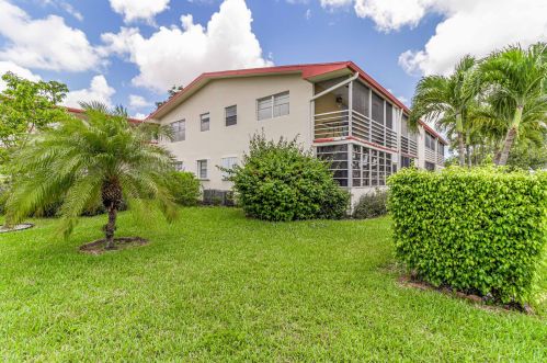 133 Camden F, West Palm Beach FL  33417-2021 exterior