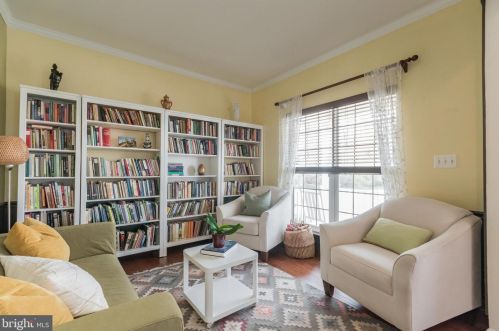 228 Lord Fairfax St, Charles Town WV  25414-2607 exterior