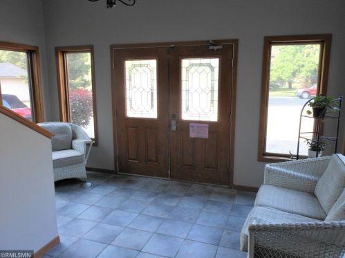 1306 Lincoln Ln, Hastings, MN 55033-1068