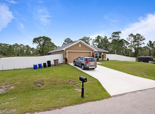 533 Wabasso Ave, Lehigh Acres, FL 33974-8525