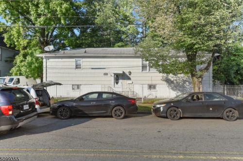 51 Normandy Pl, Irvington NJ  07111-3185 exterior