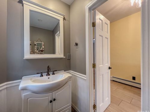 170 Ketcham Ave, Amityville NY  11701-3136 exterior