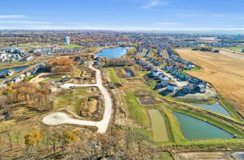 1473 Clover Preserve Ln, Chaska MN exterior