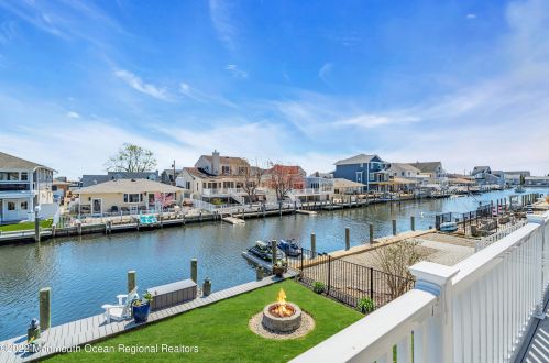 21 Halsey Dr, Bricktown NJ  08723-7510 exterior