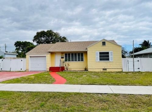 207 1st Ave, Boynton Beach, FL 33435-4513