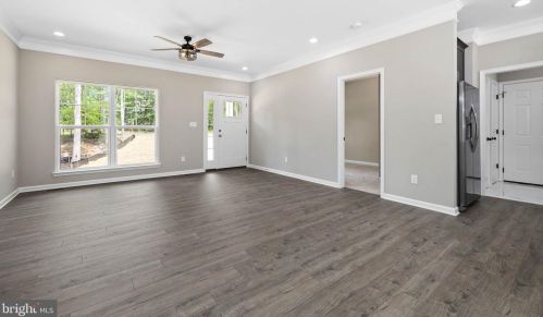 10906 Thiel Ct, Spotsylvania VA  22551-8034 exterior