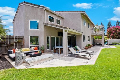 10013 Plaza De Oro Dr, Valley Home CA  95361-9235 exterior