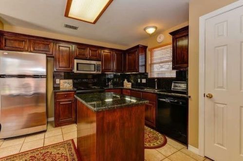 820 Wagon Wheel Trl, Georgetown TX  78628-2467 exterior