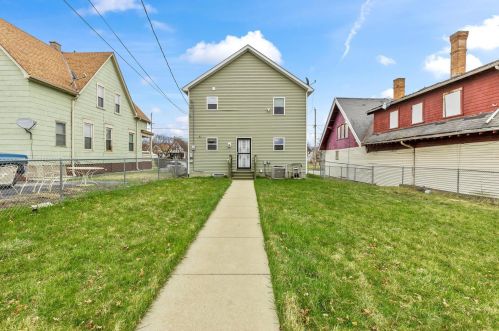 2807 20th St, Milwaukee, WI 53215-0037