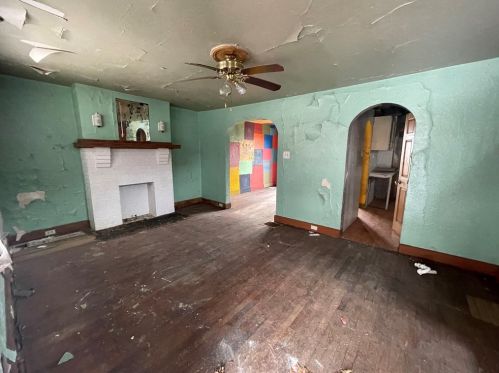 2206 Hawthorne Ave, Pittsburgh PA 15205-4520 exterior