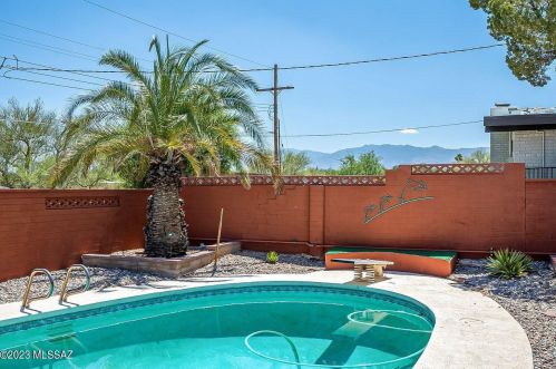 9061 Cooper St, Tucson, AZ 85710-4437