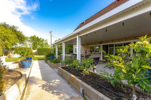 5199 Saratoga Ave, Cypress CA  90630-4449 exterior