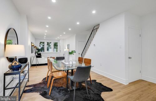 2221 Fitzwater St, Philadelphia, PA 19146-1132