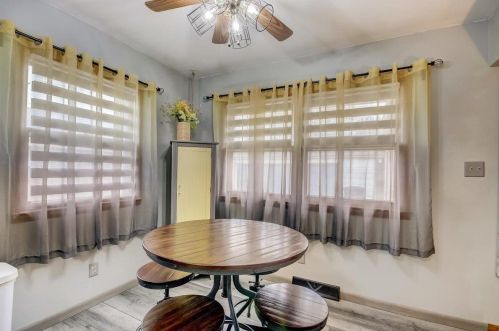 6209 Indiana Ave, Cudahy WI 53110-2871 exterior