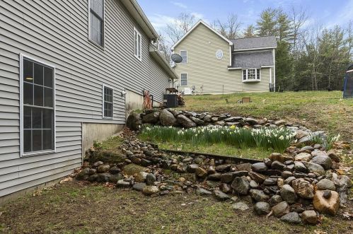 47 Old Woods Rd, Northwood NH  03261-3856 exterior
