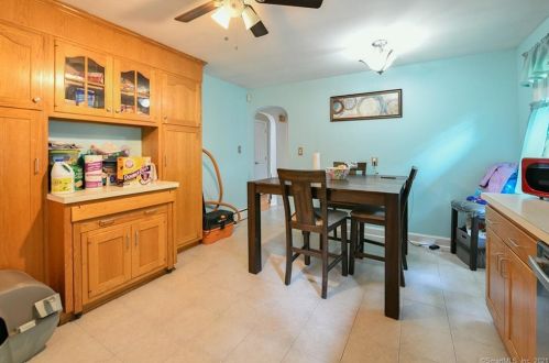 61 Purdy Rd, Waterbury, CT 06706-2319