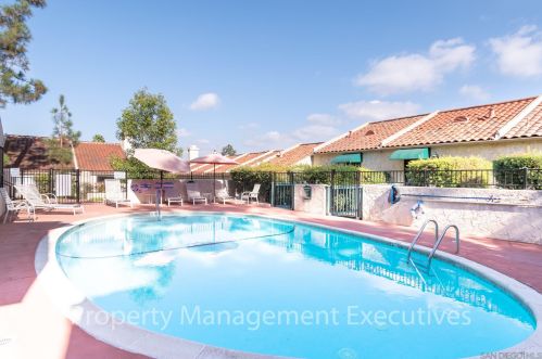 7940 University Ave, La Mesa CA  91942-5574 exterior