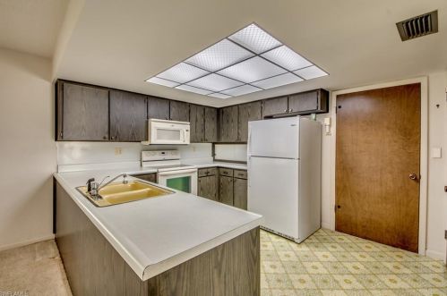 314 Hollywood St, Lehigh Acres FL  33936-5336 exterior