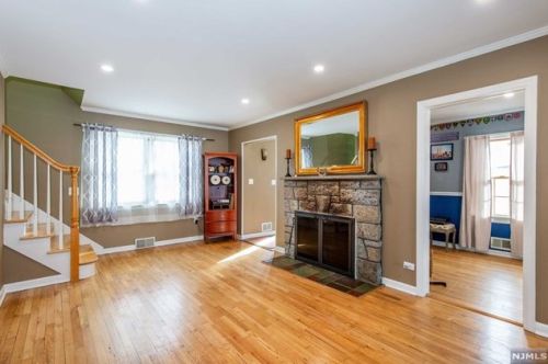 55 Demarest Ave, Oakland NJ  07436-2603 exterior
