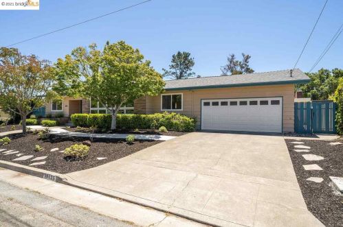 10425 Greenview Dr, Oakland, CA 94605-5018