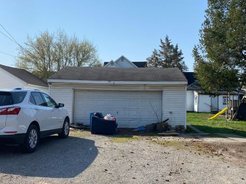 706 Clinton Ave, Washington Ch, OH 43160-1207