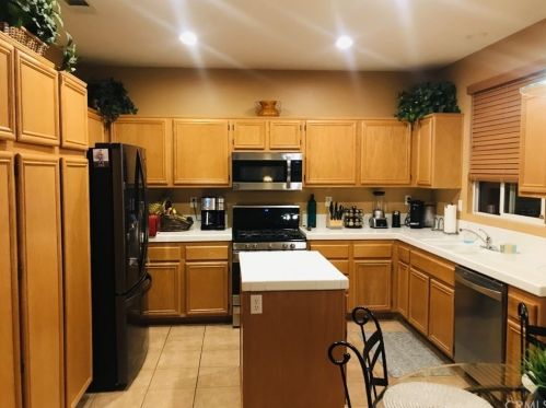 13785 Sunshine Ter, Victorville, CA 92394-7582