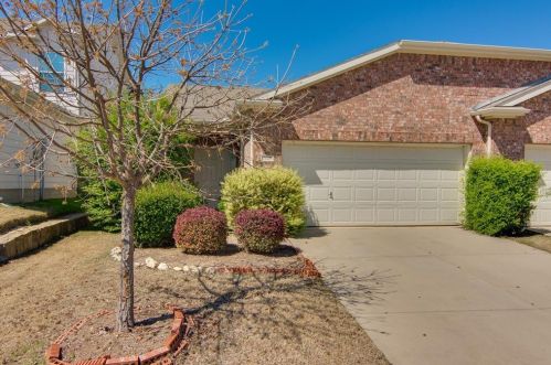 7529 Lazy Spur Blvd, Fort Worth, TX 76131-5232