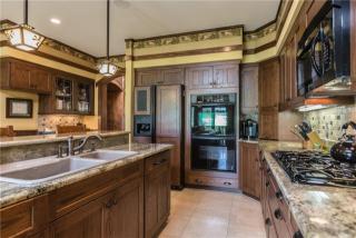 631 Winding Spring Dr, Fayetteville, AR 72703-9000